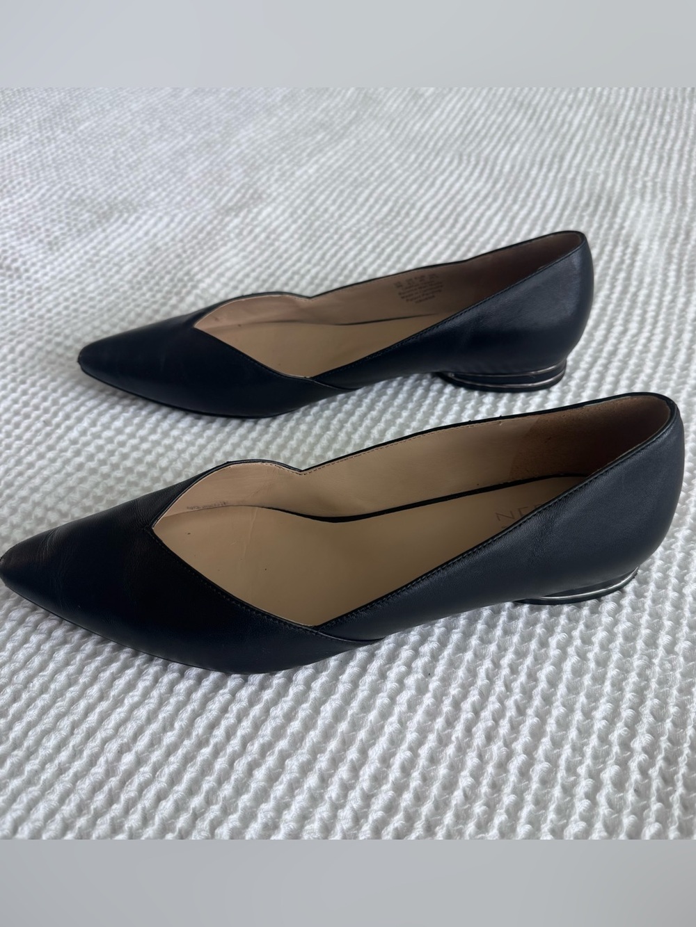 Women’s Naturalizer Flats - Picture 5 of 7